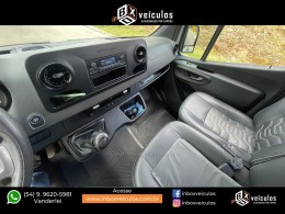 MERCEDES-BENZ - SPRINTER - 2021/2022 - Prata - R$ 259.900,00