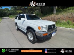 TOYOTA - HILUX SW4 - 1997/1998 - Branca - R$ 67.900,00