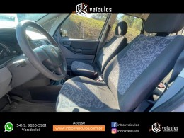 CHEVROLET - MERIVA - 2004/2004 - Prata - R$ 24.900,00