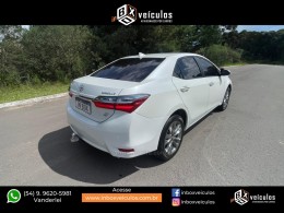 TOYOTA - COROLLA - 2018/2018 - Branca - R$ 99.900,00