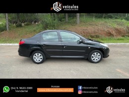 PEUGEOT - 207 - 2011/2012 - Preta - R$ 19.900,00