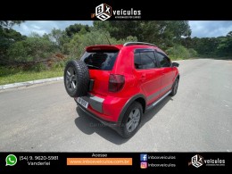 VOLKSWAGEN - CROSSFOX - 2011/2012 - Vermelha - R$ 43.900,00