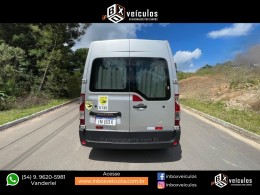 RENAULT - MASTER - 2013/2014 - Prata - R$ 155.900,00