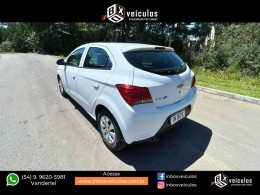 CHEVROLET - ONIX - 2017/2018 - Branca - R$ 54.900,00