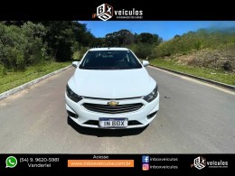 CHEVROLET - ONIX - 2017/2018 - Branca - R$ 54.900,00