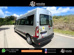 RENAULT - MASTER - 2013/2014 - Prata - R$ 155.900,00