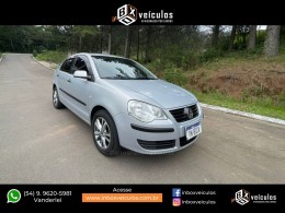 VOLKSWAGEN - POLO SEDAN - 2008/2009 - Preta - R$ 31.900,00