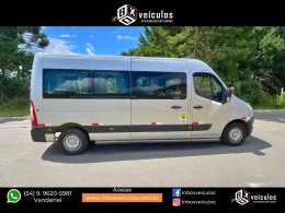 RENAULT - MASTER - 2013/2014 - Prata - R$ 155.900,00