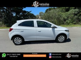 CHEVROLET - ONIX - 2017/2018 - Branca - R$ 54.900,00