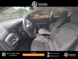 CHEVROLET - ONIX - 2014/2015 - Branca - R$ 51.900,00