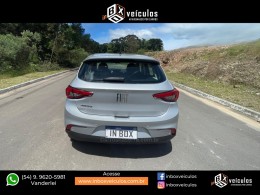 FIAT - ARGO - 2021/2022 - Prata - R$ 62.900,00