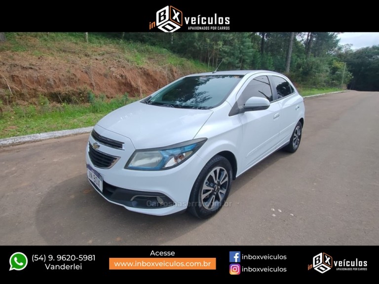 CHEVROLET - ONIX - 2014/2015 - Branca - R$ 51.900,00