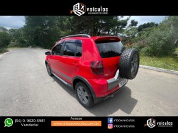 VOLKSWAGEN - CROSSFOX - 2011/2012 - Vermelha - R$ 43.900,00