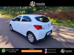 CHEVROLET - ONIX - 2017/2017 - Branca - R$ 53.900,00