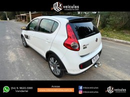 FIAT - PALIO - 2014/2014 - Branca - R$ 45.900,00