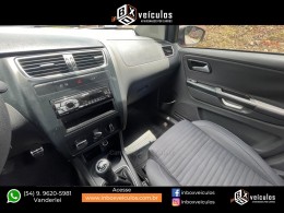 VOLKSWAGEN - CROSSFOX - 2011/2012 - Vermelha - R$ 43.900,00