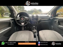 FIAT - SIENA - 2017/2018 - Prata - R$ 49.900,00