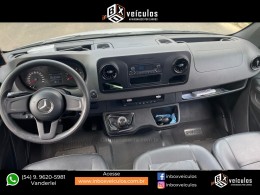 MERCEDES-BENZ - SPRINTER - 2021/2022 - Prata - R$ 259.900,00