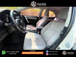 TOYOTA - COROLLA - 2018/2018 - Branca - R$ 99.900,00