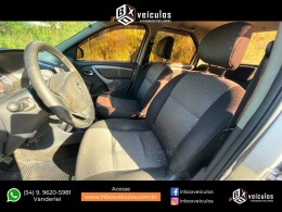 RENAULT - LOGAN - 2012/2012 - Prata - R$ 24.900,00