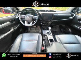 TOYOTA - HILUX - 2017/2017 - Vermelha - R$ 159.900,00