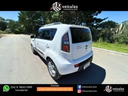 KIA MOTORS - SOUL - 2011/2012 - Branca - R$ 48.900,00