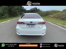 TOYOTA - COROLLA - 2022/2023 - Branca - R$ 156.900,00