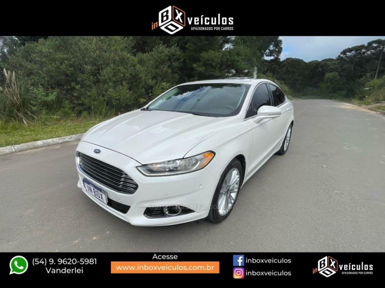 FORD - FUSION - 2012/2013 - Branca - R$ 75.900,00