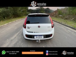 FIAT - PALIO - 2014/2014 - Branca - R$ 45.900,00