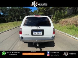 TOYOTA - HILUX SW4 - 1997/1998 - Branca - R$ 67.900,00