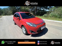 FORD - FIESTA - 2011/2012 - Vermelha - R$ 27.900,00