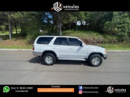 TOYOTA - HILUX SW4 - 1997/1998 - Branca - R$ 67.900,00