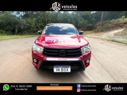 TOYOTA - HILUX - 2017/2017 - Vermelha - R$ 159.900,00