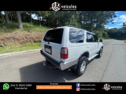 TOYOTA - HILUX SW4 - 1997/1998 - Branca - R$ 67.900,00