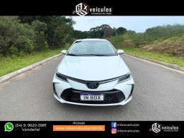 TOYOTA - COROLLA - 2022/2023 - Branca - R$ 156.900,00