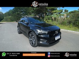 VOLVO - XC 40 - 2020/2021 - Preta - R$ 219.900,00