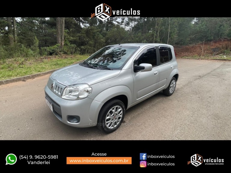 FIAT - UNO - 2014/2015 - Prata - R$ 34.900,00