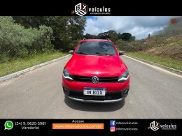 VOLKSWAGEN - CROSSFOX - 2011/2012 - Vermelha - R$ 43.900,00