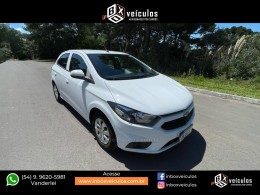 CHEVROLET - ONIX - 2017/2018 - Branca - R$ 54.900,00