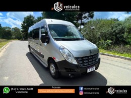 RENAULT - MASTER - 2013/2014 - Prata - R$ 155.900,00