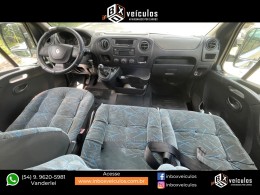 RENAULT - MASTER - 2013/2014 - Prata - R$ 155.900,00