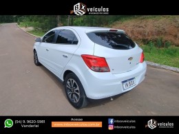 CHEVROLET - ONIX - 2014/2015 - Branca - R$ 51.900,00