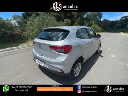 FIAT - ARGO - 2021/2022 - Prata - R$ 62.900,00