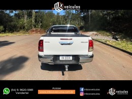 TOYOTA - HILUX - 2018/2019 - Branca - R$ 187.900,00