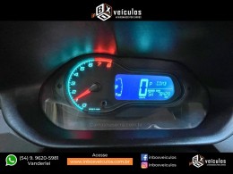 CHEVROLET - PRISMA - 2017/2018 - Vermelha - Sob Consulta