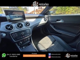 MERCEDES-BENZ - CLA 200 - 2016/2016 - Preta - R$ 119.900,00