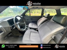 VOLKSWAGEN - VOYAGE - 1993/1993 - Preta - R$ 19.900,00