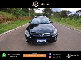 HYUNDAI - I30 CW - 2011/2012 - Preta - R$ 48.900,00