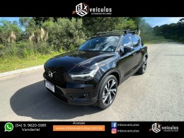 VOLVO - XC 40 - 2020/2021 - Preta - R$ 219.900,00