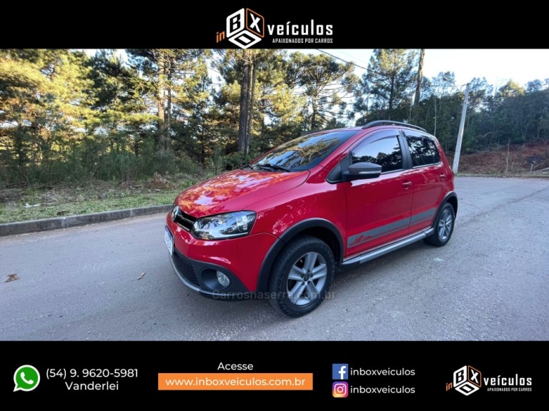 VOLKSWAGEN - CROSSFOX - 2011/2012 - Vermelha - R$ 43.900,00